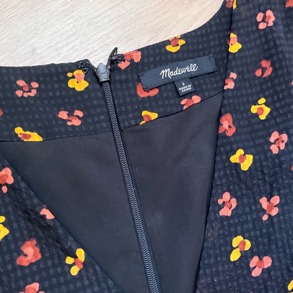 Madewell Silk Black Button-Front Swing Dress in Feline Floral V neck - Picture 6 of 9